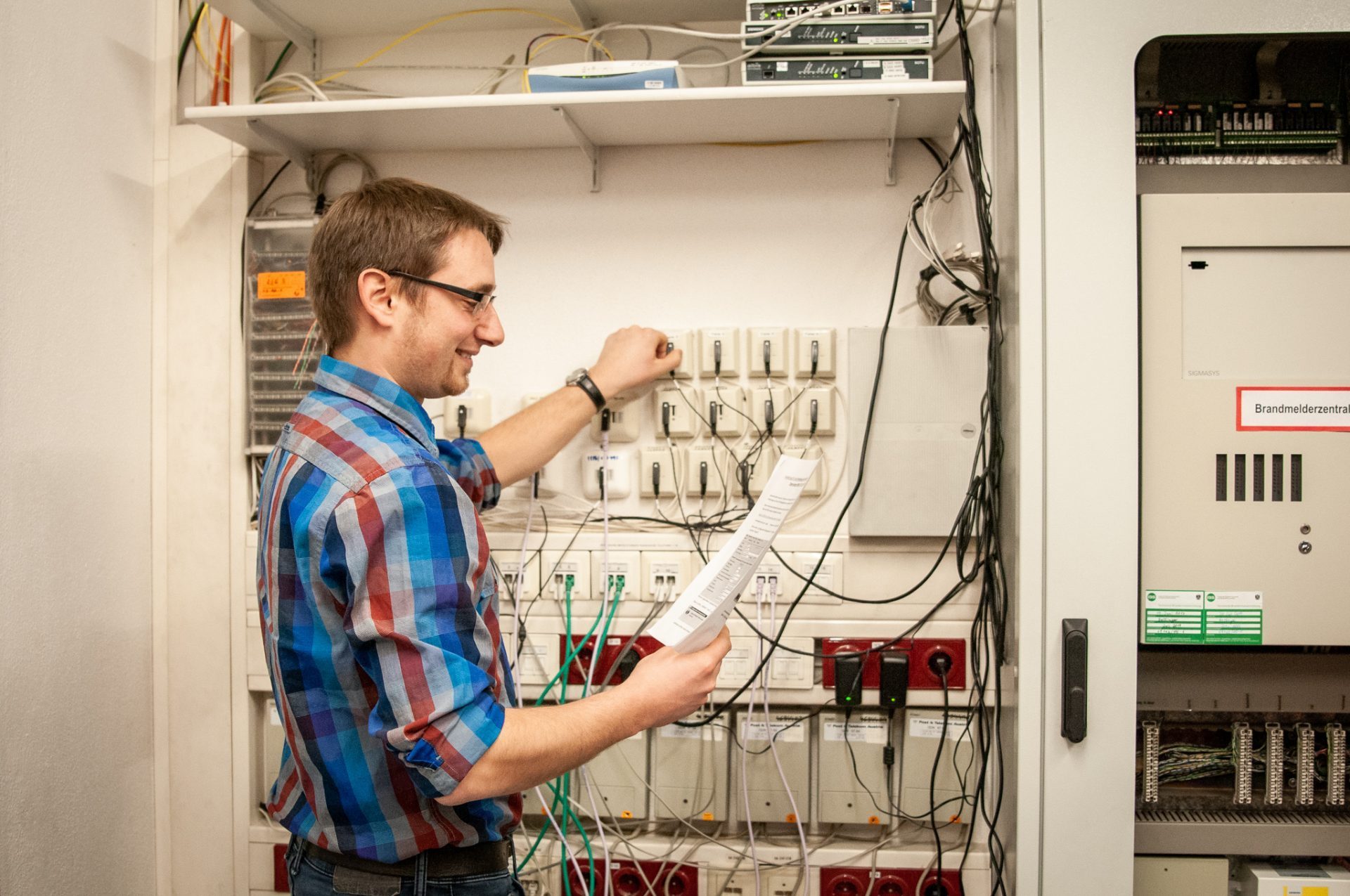 Telefon Support Porsche Informatik Kabel Digitalisierung